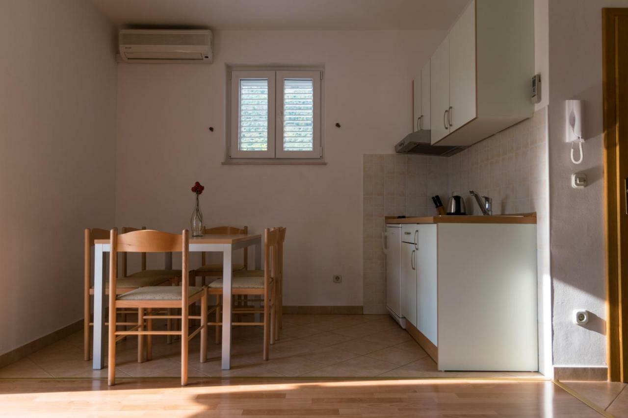 House Vera Baška Voda Eksteriør bilde